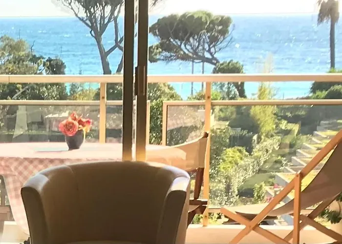 Sea Side Apartment